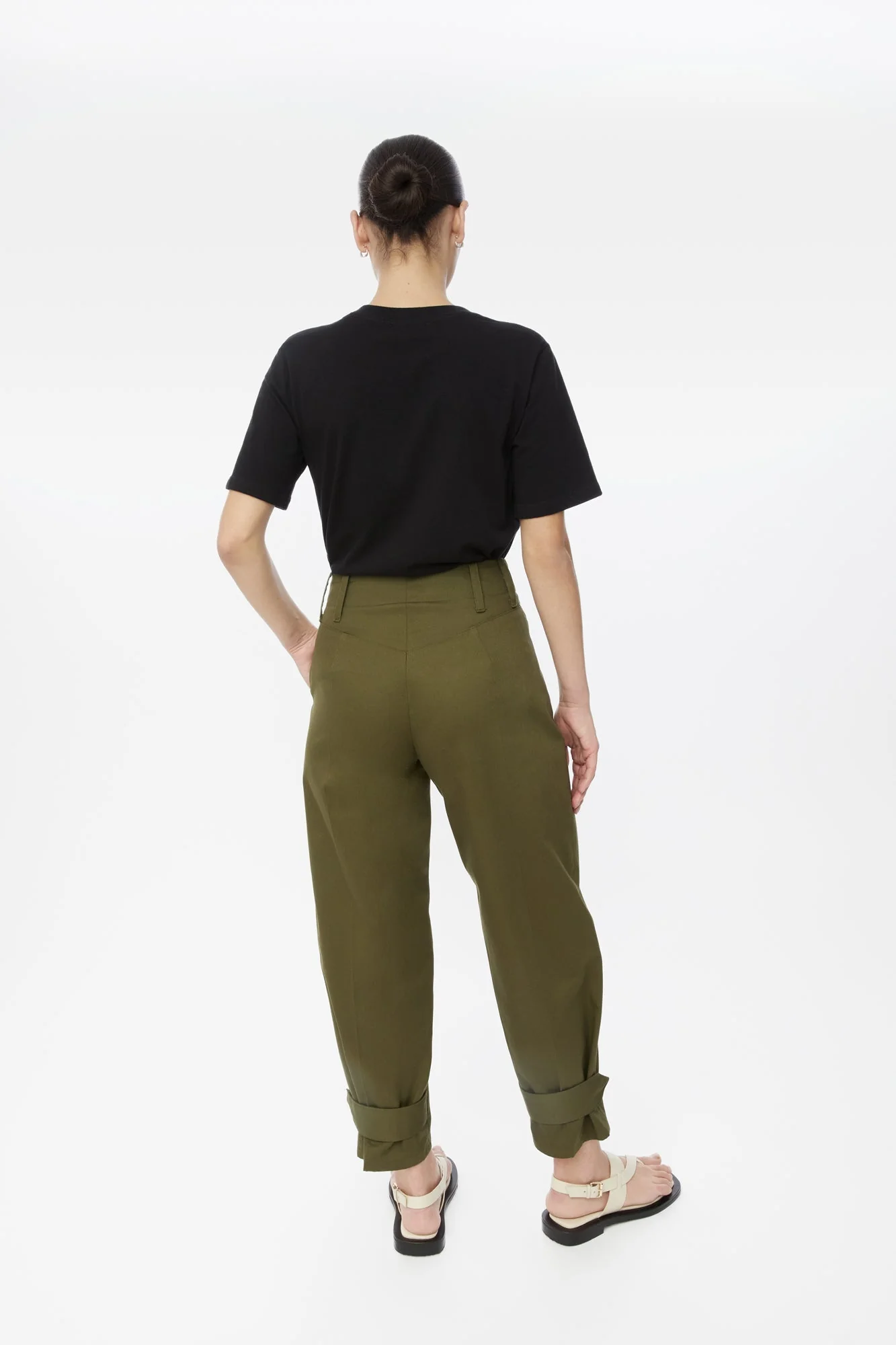 Canvas Cotton Utility Tapered Pants in Olive Green - Image 4