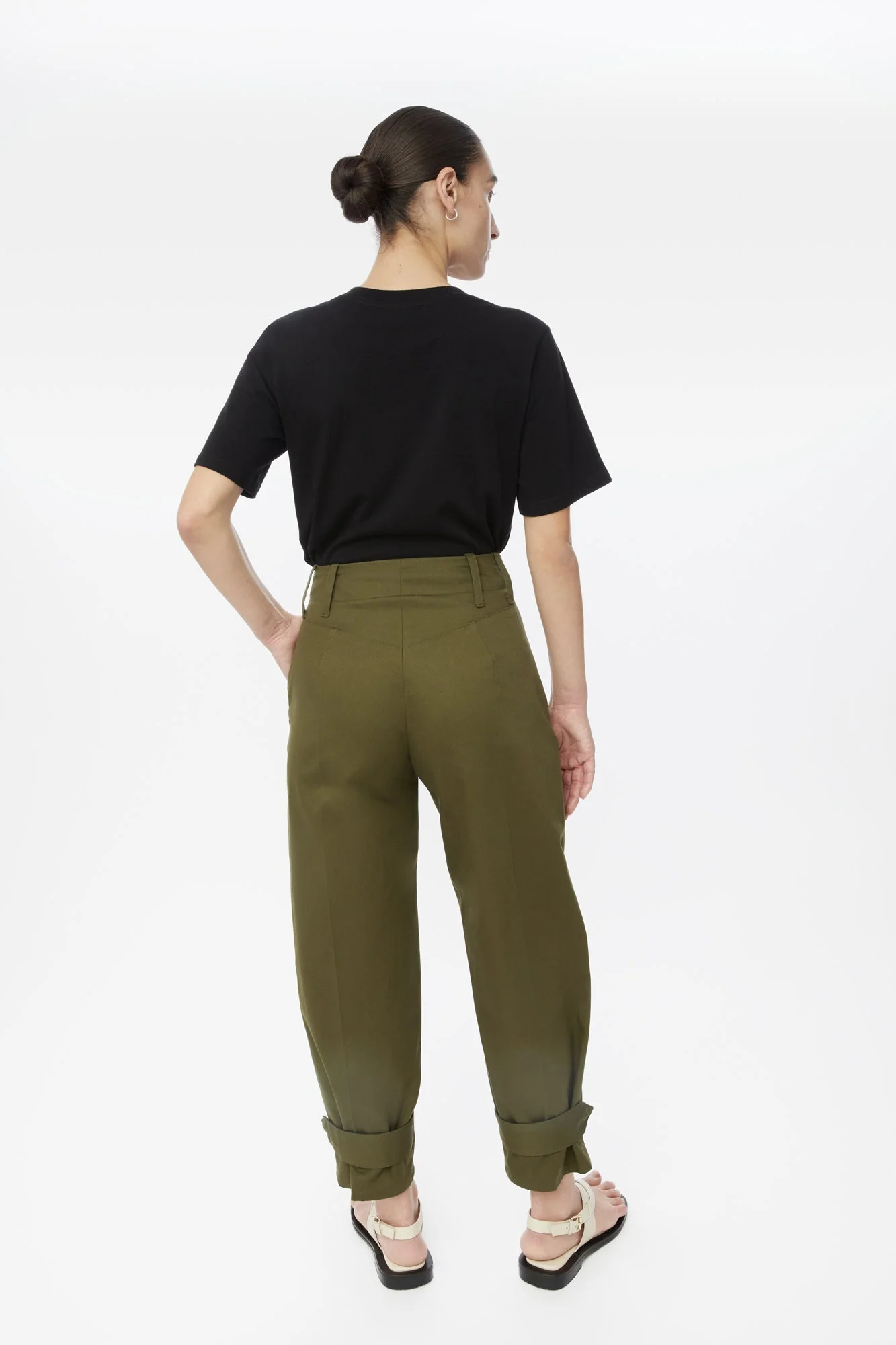 Canvas Cotton Utility Tapered Pants in Olive Green - Image 5