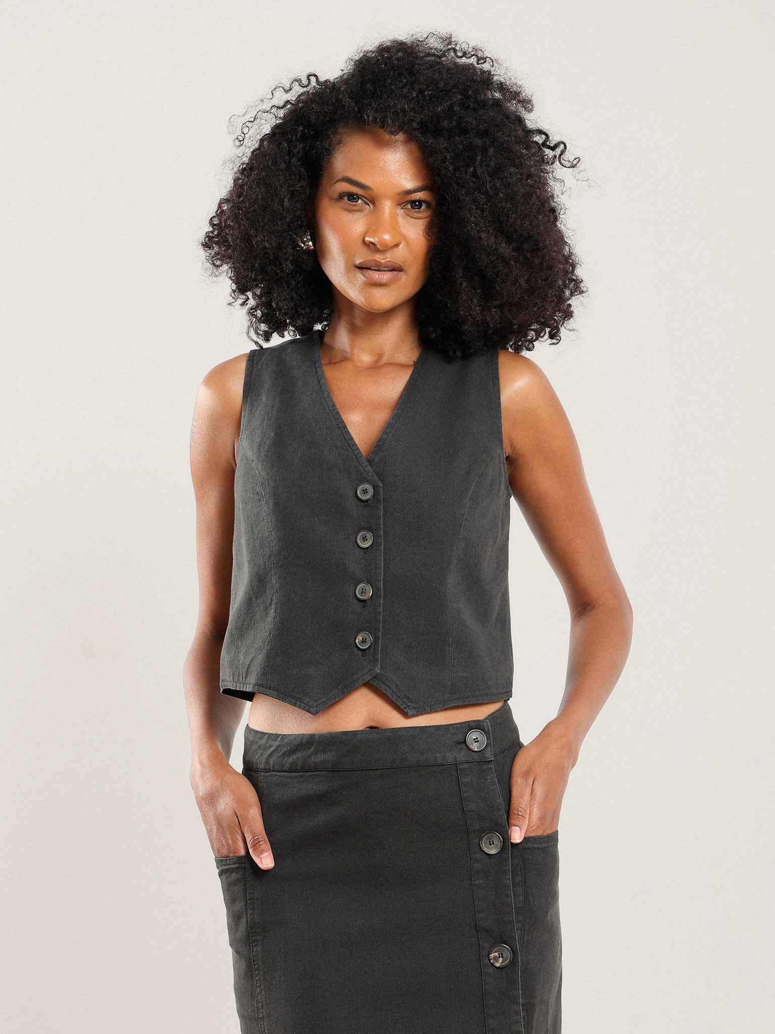 Charlie Short Vest in Desert Sand - Image 8