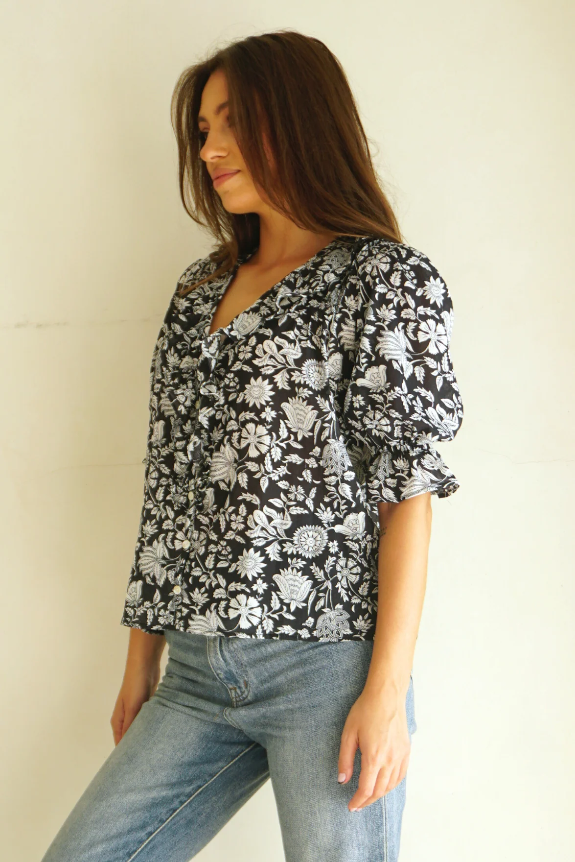 Chloe Shirt in Midnight Garden - Image 3