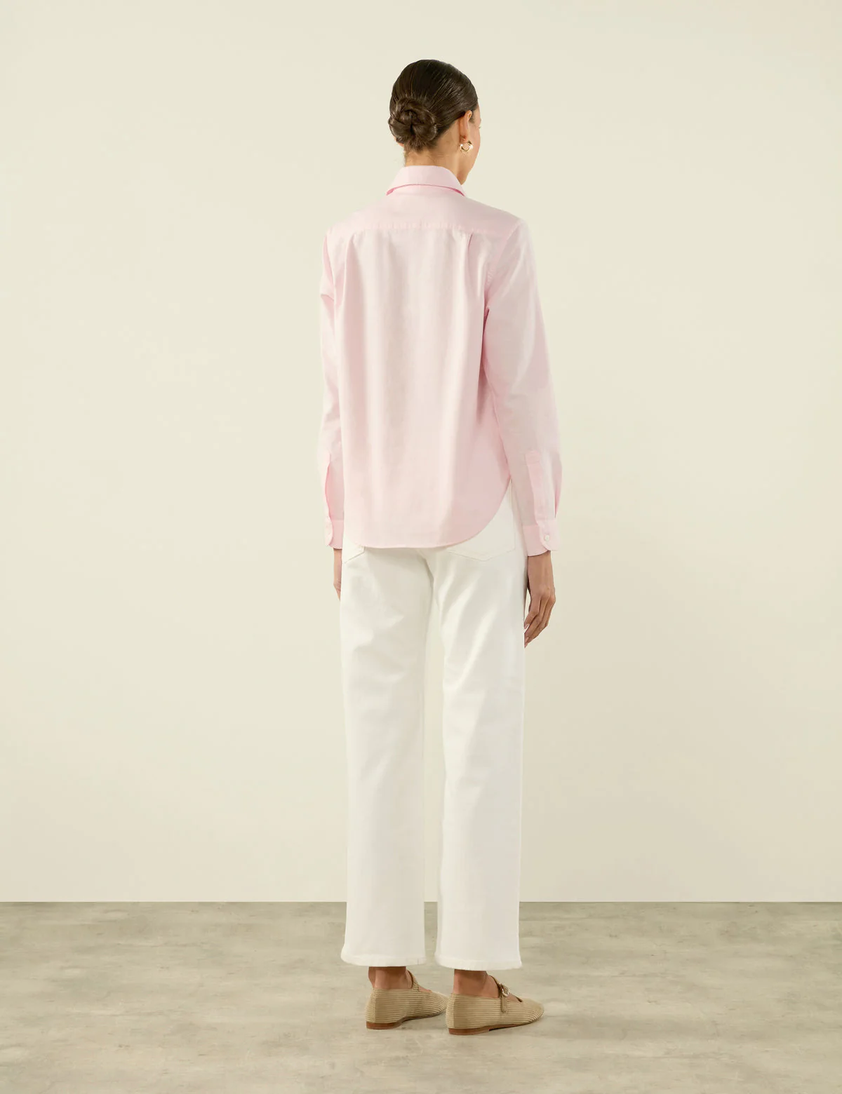 Classic Oxford Organic Cotton Shirt in White - Image 4