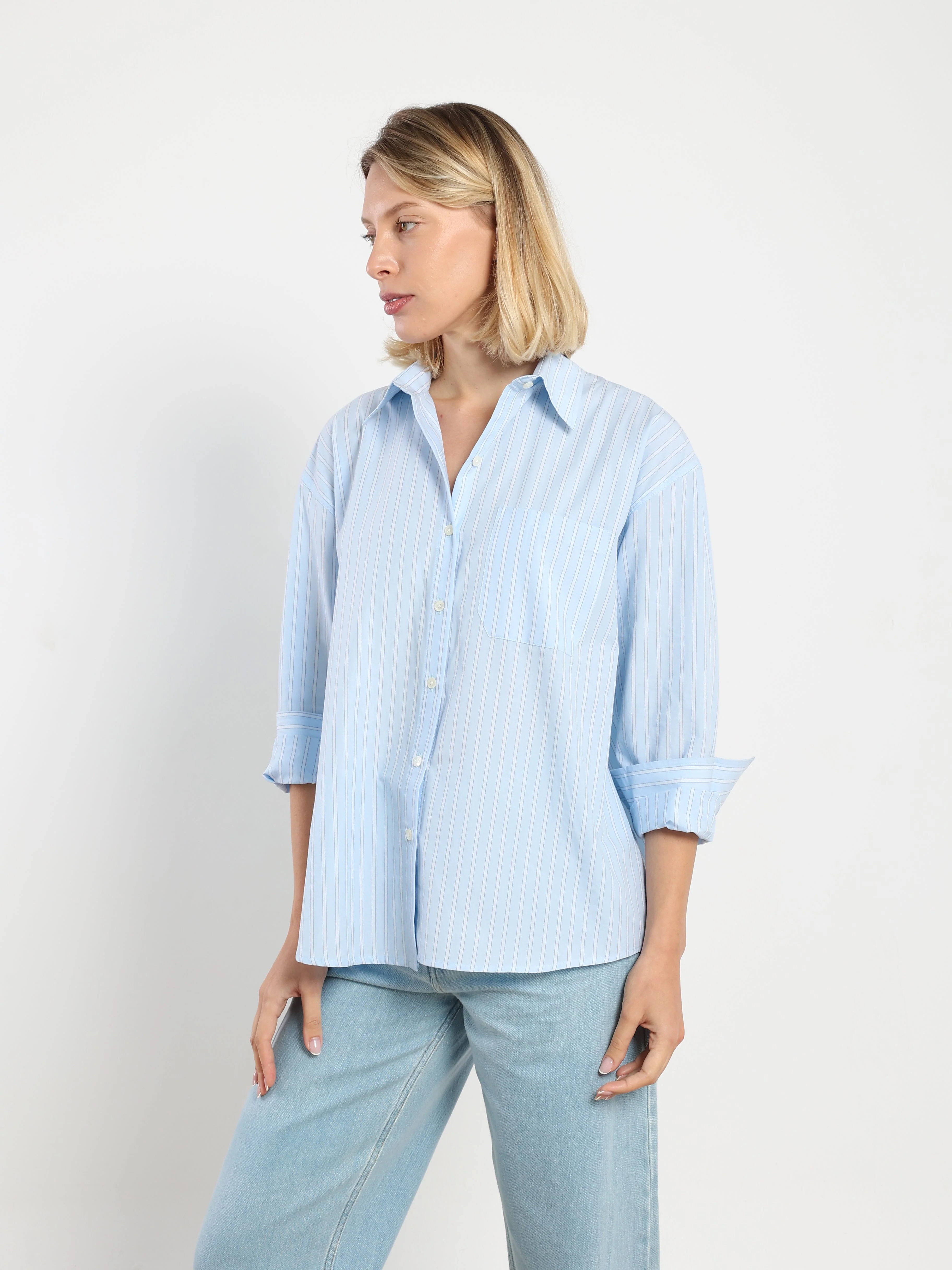 Farah Button Up in White - Image 8